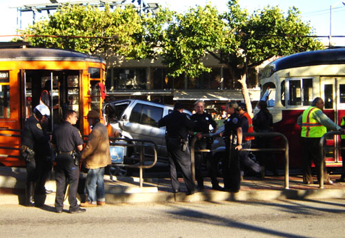 waggoner_muni_accident2_090803.JPG