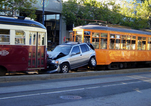 waggoner_muni_accident_090803.JPG